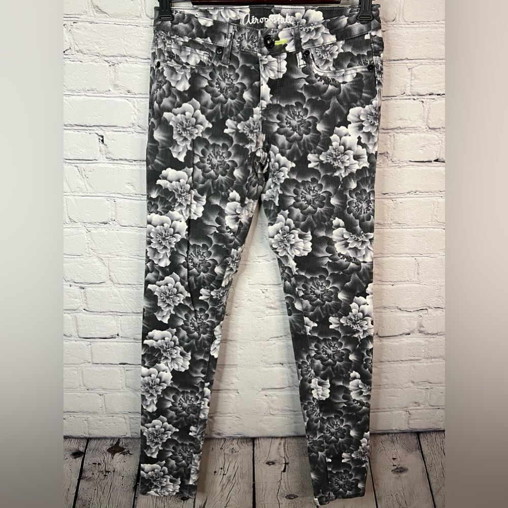 Aeropostale Grey Black Floral‎ Lola Jegging Skinny Jean size 2R Stretch Low Rise